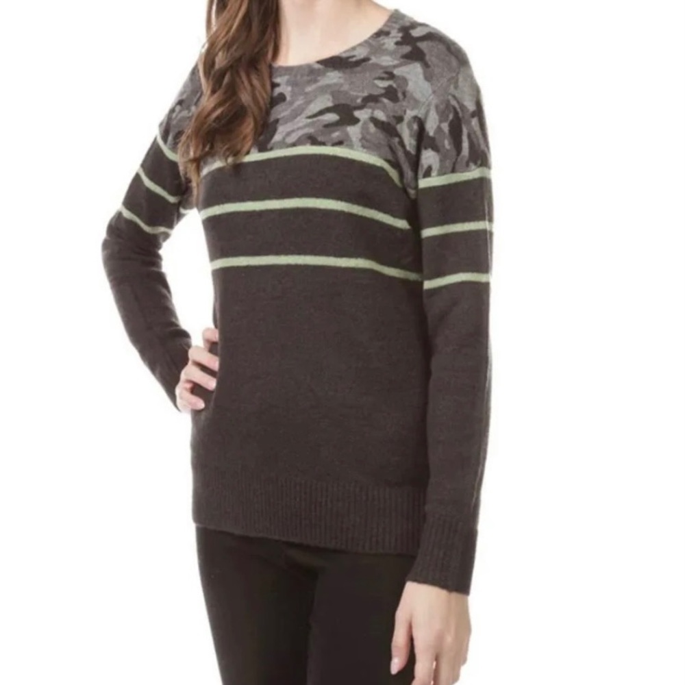 beachlunchlounge NWT Sweater Gray Camo Green Stripes Womenโs Size 3XL New